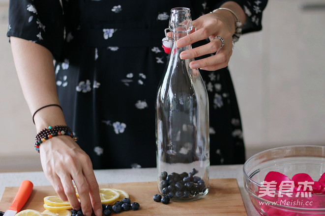 Rose Fruit Sparkling Water recipe