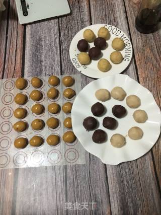 Cantonese-style Moon Cakes recipe