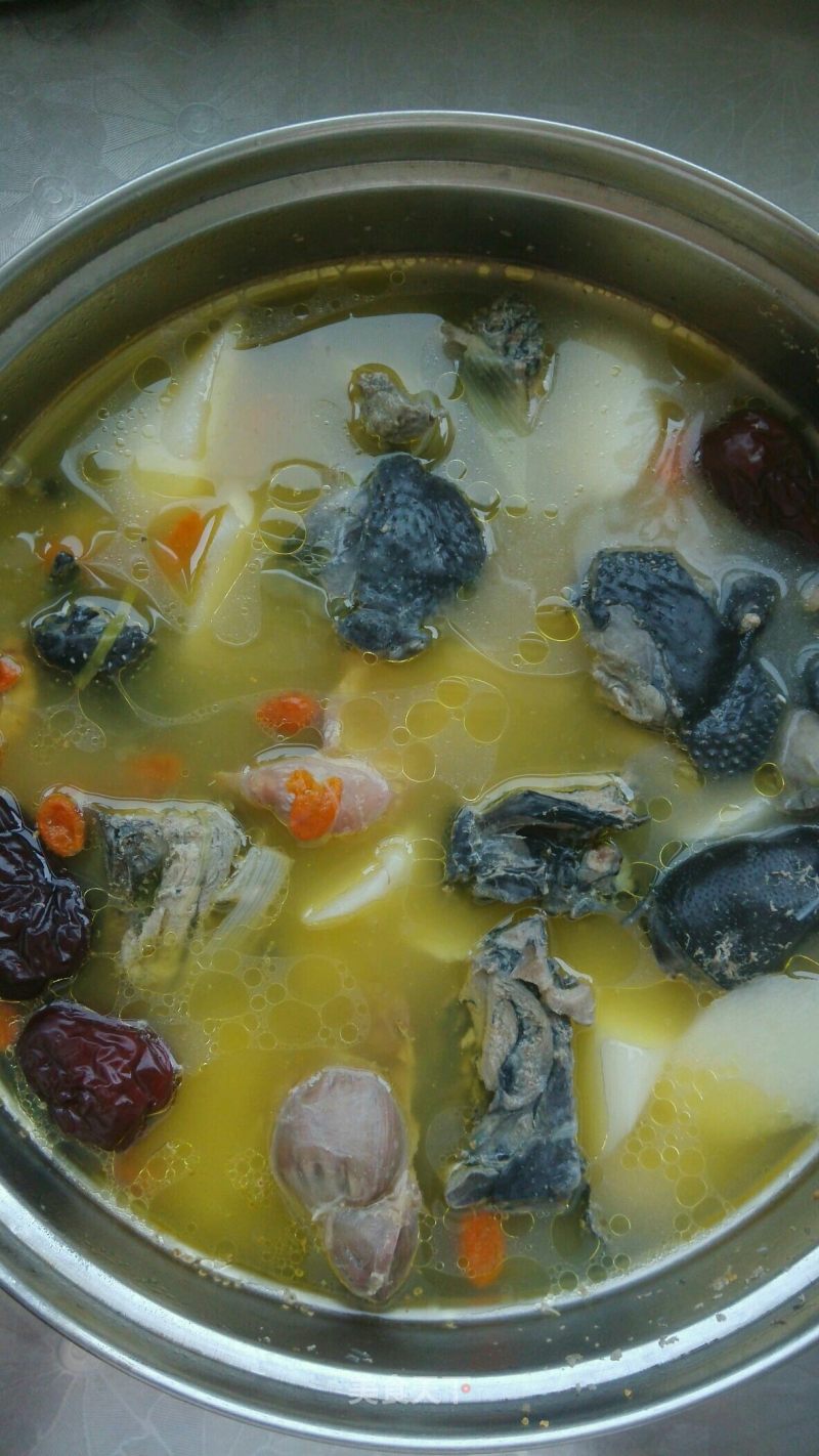 Chinese Yam and Wolfberry Black-bone Chicken Soup recipe