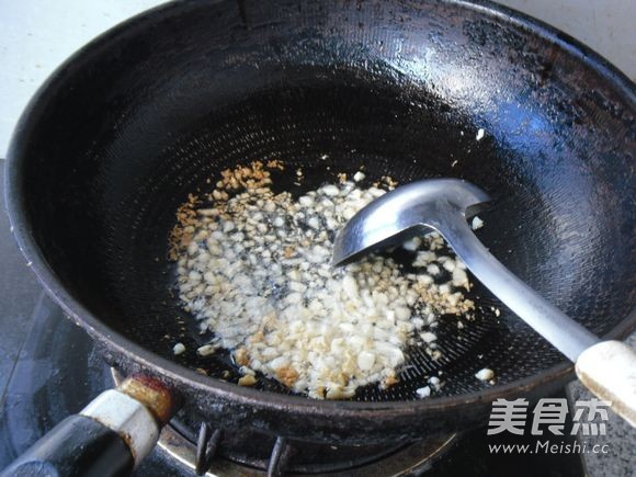 Garlic Pepper Mixed with Yellow Flowers recipe