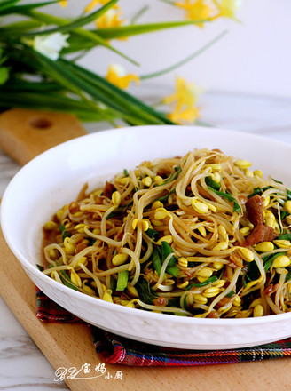 Stir-fried Leek with Soy Sprouts recipe