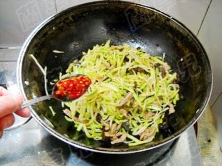 Shredded Pork with Fresh Mustard and Fungus recipe