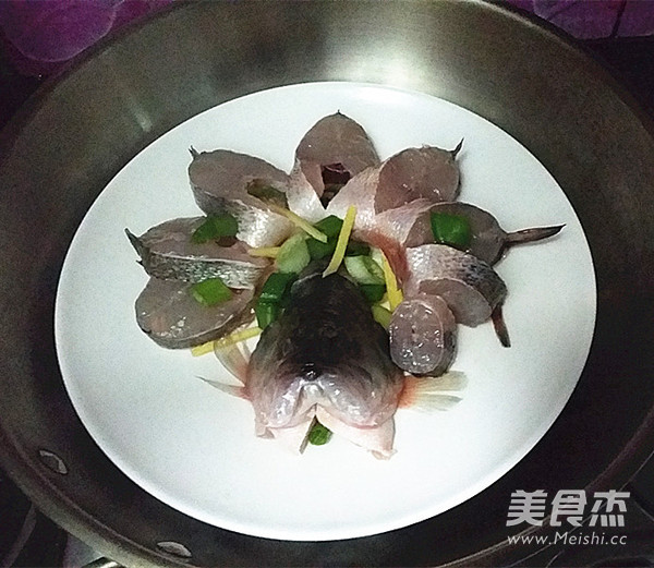 Every Year There is Fish-steamed Sea Bass recipe