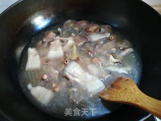 Pork Belly Stewed Cold Mushrooms recipe