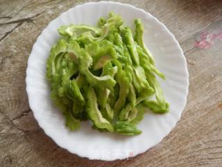 Bitter Gourd Fried Duck Eggs recipe