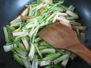 Fried Celery with Fish Tofu recipe