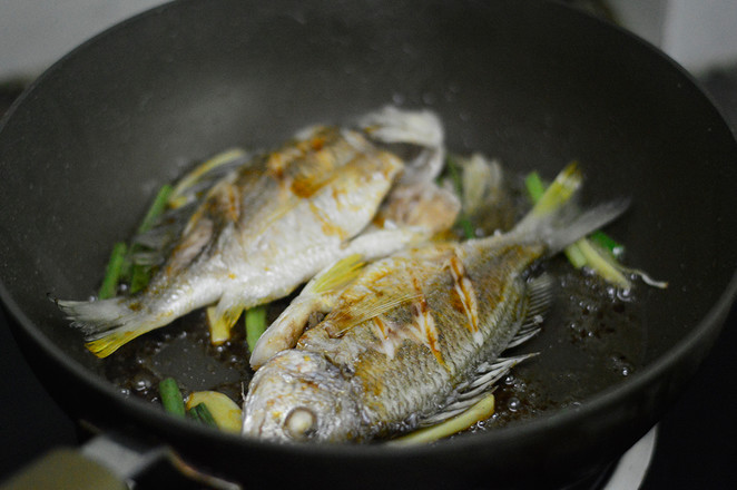 Pan-fried Yellow Foot Stand recipe