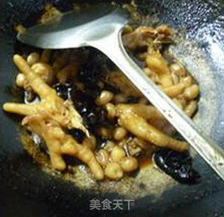 Chicken Feet with Black Fungus and Peanuts recipe