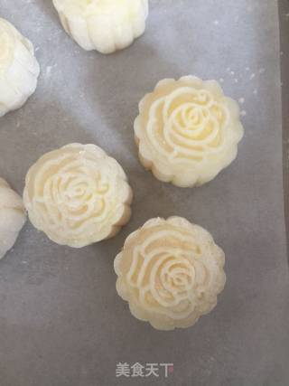 Custard Snowy Mooncakes recipe