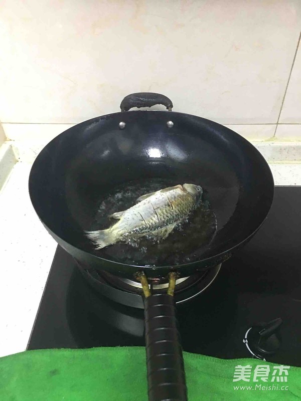 Scallion Crucian Carp recipe