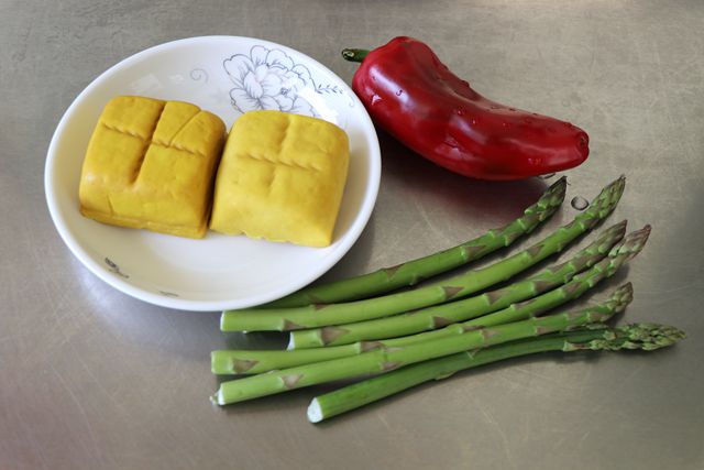 Asparagus and Turmeric Tofu recipe