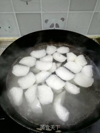 Warm Food-radish Meatball Soup recipe