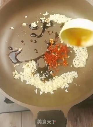 Lettuce Drizzled with Garlic and Spicy Oil recipe