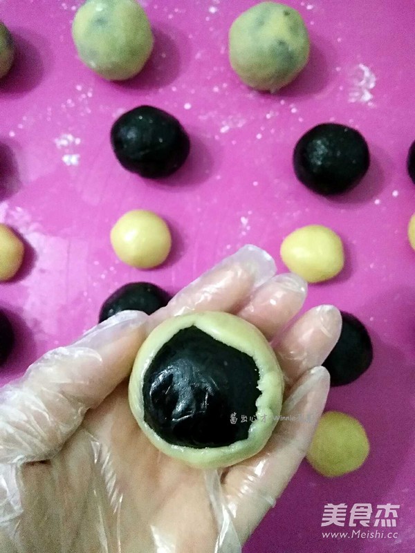 Cantonese Red Bean Egg Yolk Moon recipe