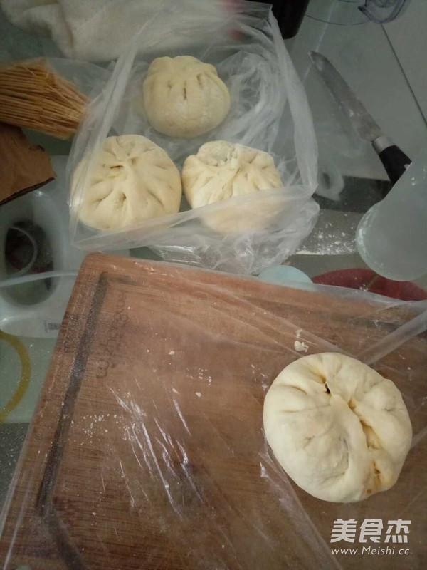 Spicy Sauerkraut Pork Bun recipe