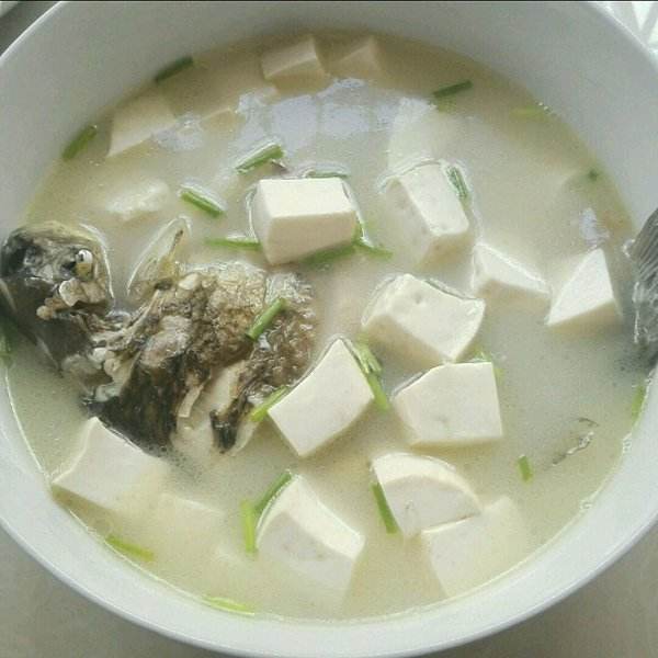 Tofu Crucian Carp Soup recipe