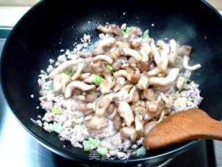 Home-cooked Dish "fried Sprouts with Coprinus Mushroom" recipe