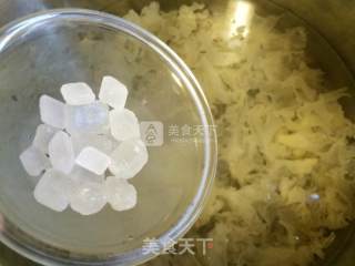 Osmanthus Almond Tremella Soup recipe