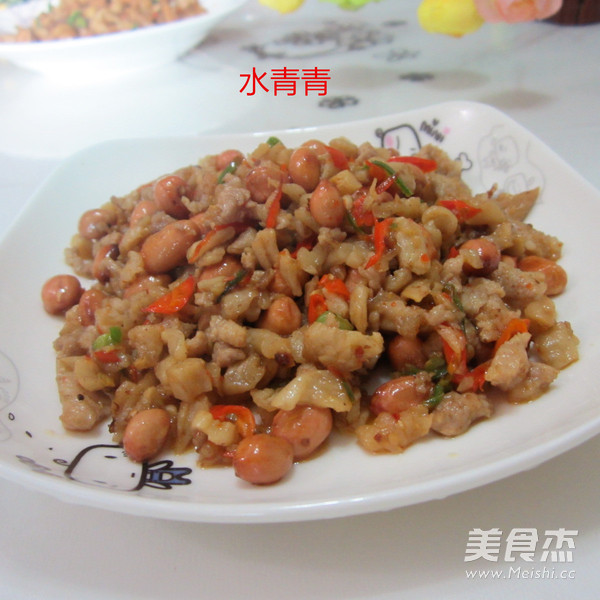 Peanuts, Minced Meat and Dried Radish recipe