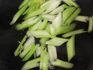 Celery Shredded Chicken recipe
