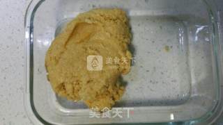 Cantonese-style Coconut Milk Fragrant Mooncakes recipe