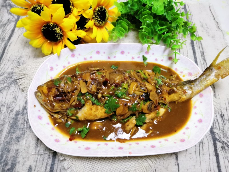 Braised Yellow Croaker in Sauce recipe