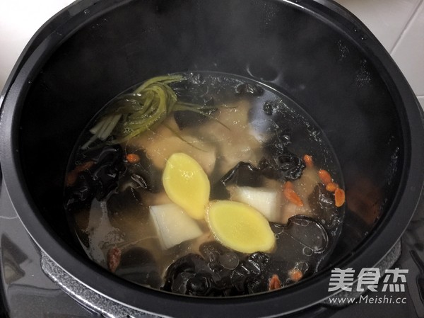 Fungus and Yam Pork Rib Soup recipe