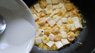 Salted Egg Yolk Braised Shrimp Tofu recipe