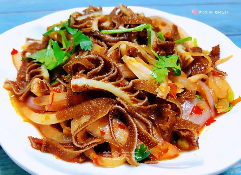 Stir-fried Niu Baiye with Onion#food Trimmings to Make A Big Meal#