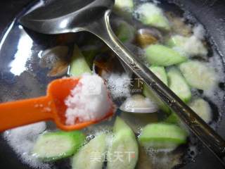 Loofah and Clam Soup recipe