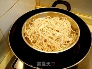 Assorted Fried Noodles with Shredded Pork recipe