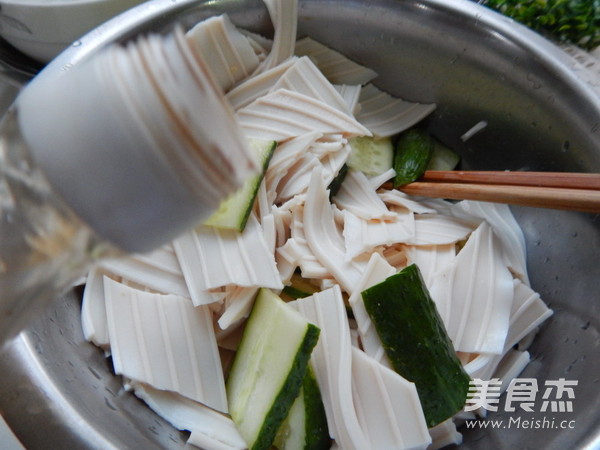 Cucumber Taro Noodles recipe