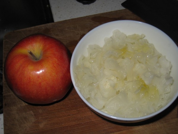 Apple Tremella Lean Meat Soup recipe