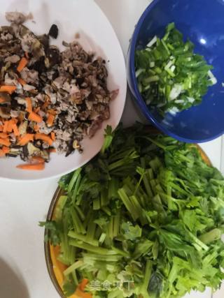 Stir-fried Celery with Shiitake Mushrooms and Minced Meat recipe