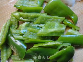 Stir-fried Green Peppers with Shrimp Skins recipe