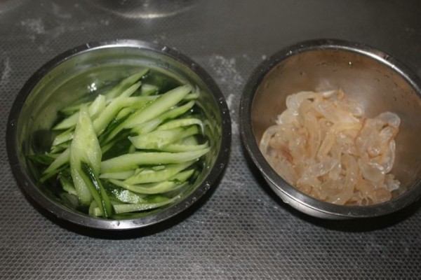 Jellyfish Mixed with Cucumber recipe