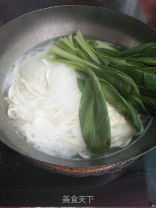 Poached Egg White Noodle Soup recipe