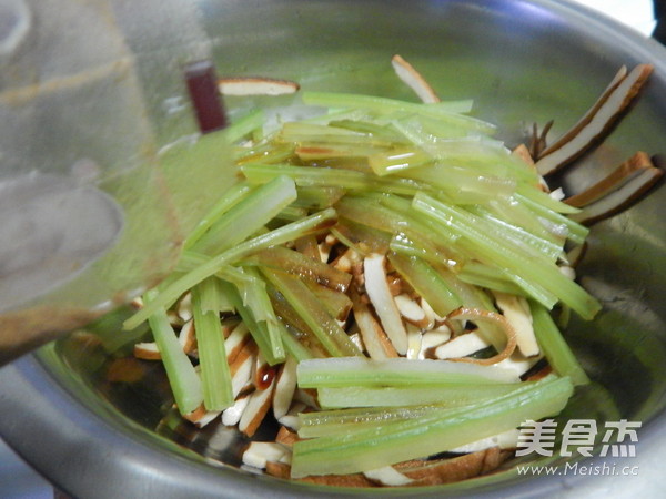 Celery Cold Bean Curd recipe