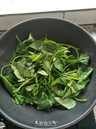 Vegetarian Fried Sweet Potato Leaves recipe