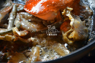 Fried Crab in Typhoon Shelter recipe