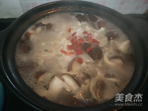 Stewed Beef and Mushroom Soup recipe