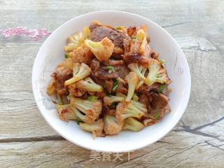 Stir-fried Pork Head with Cauliflower recipe