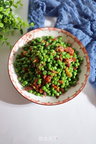 Spicy Chicken Stir-fried Peas recipe