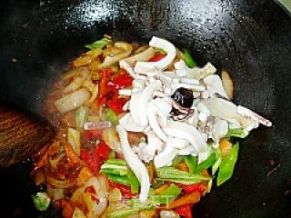 Squid with Sizzling Black Bean Pepper recipe