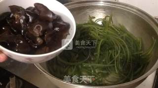 Warm Mixed Fungus Kelp Shreds recipe