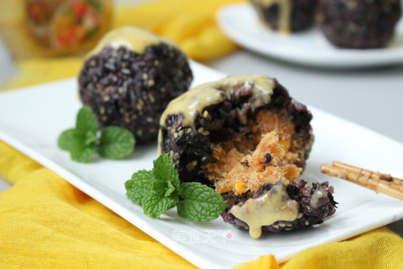 Black Rice Balls with Egg Yolk Pork Floss recipe