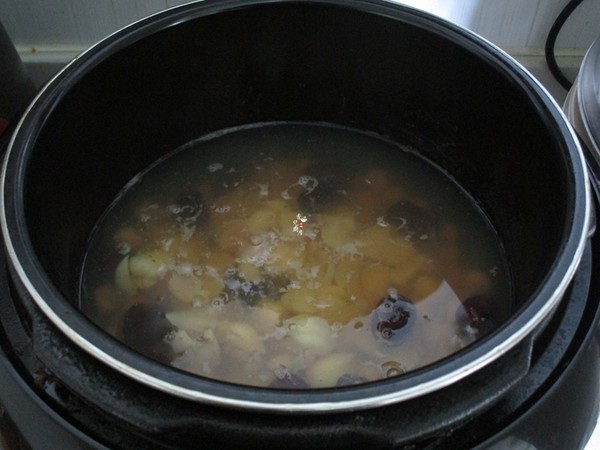 Lotus Seed, Red Date and Lily Soup recipe