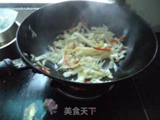 Stir-fried Noodles with Cabbage recipe