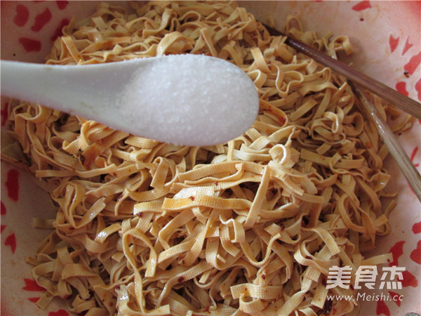 Dried Shredded Tofu with Scallions recipe