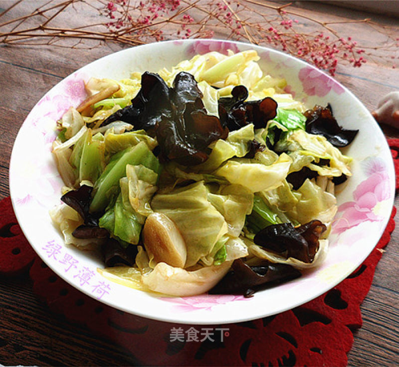 Appetizing Meal-shredded Fungus Cabbage recipe